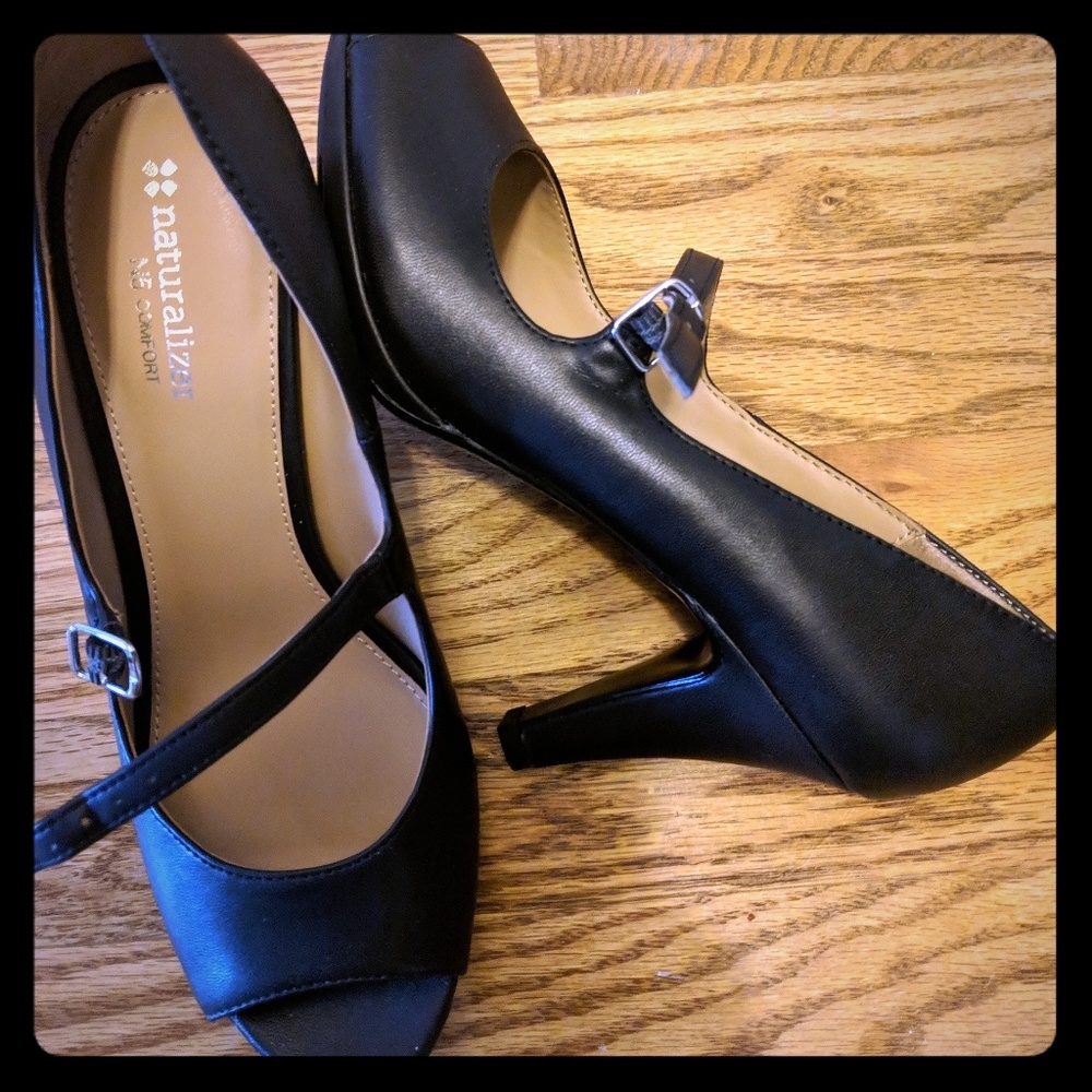 Naturalizer Mary Jane's